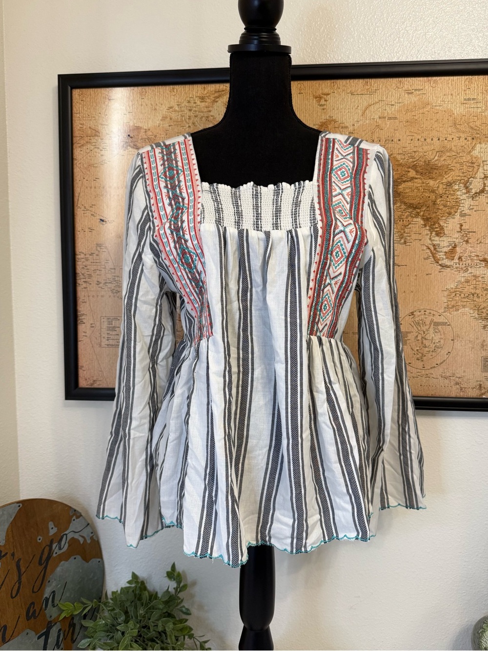 Wrangler retro embroidered top size medium